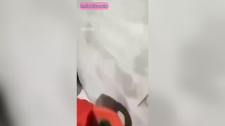 Bé học sinh 12 bị đám bạn *** some rồi quay clip có chống cự nhưng không đáng kể