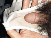 Thủ dâm với quần lót nữ