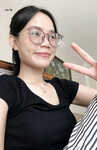 Em Vàng Hoàng Hân 2k1 kính cận tri thức