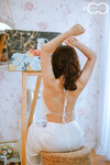 Em mẫu ruột nude cùng bộ trang phục áo dài