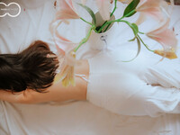 Em mẫu ruột nude cùng bộ trang phục áo dài