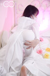 Em mẫu ruột nude cùng bộ trang phục áo dài