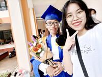 Lột đồ em gái Thuỷ Ly