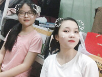 Lột đồ em Ngân vú lép