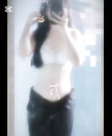 Gái tự chụp khoe hàng