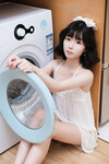 Loli tạo dáng 4