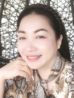 Mẹ bạn thân U40