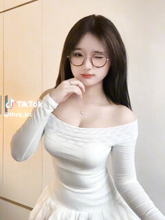 phương thùy nè