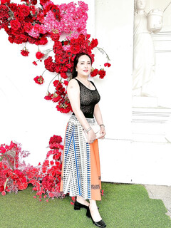 Nhìn dì mà nứng quá